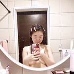 Twitterで最新の流出したのは、さまざまな卑猥なプライベート写真を撮影する代替心理学の女子大生[カリン]です。彼女はプライベートな部分を作成するのが好きで、親友のリリーとセックスするのが好きです。