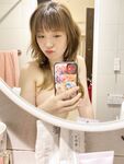Twitterで最新の流出したのは、さまざまな卑猥なプライベート写真を撮影する代替心理学の女子大生[カリン]です。彼女はプライベートな部分を作成するのが好きで、親友のリリーとセックスするのが好きです。