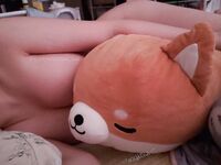 Twitterで最新の流出したのは、さまざまな卑猥なプライベート写真を撮影する代替心理学の女子大生[カリン]です。彼女はプライベートな部分を作成するのが好きで、親友のリリーとセックスするのが好きです。