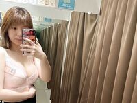 Twitterで最新の流出したのは、さまざまな卑猥なプライベート写真を撮影する代替心理学の女子大生[カリン]です。彼女はプライベートな部分を作成するのが好きで、親友のリリーとセックスするのが好きです。