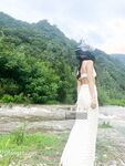 极品大长腿苗条身材阴钉骚妻【金秘书】付费福利，公园超市各种露出放尿丝袜塞逼自慰，太顶强推