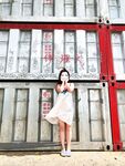 顔を見せることが最善策です！人々は見た目が清らかで、肌が白く、無毛で美しく、女の子を露出するのが大好きであるべきではありません[Yiliwen]を購読して、街頭のスーパーマーケットやショッピングモールでさまざまな人々の前で自分自身を露出させてください。