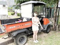 顔を見せることが最善策です！人々は見た目が清らかで、肌が白く、無毛で美しく、女の子を露出するのが大好きであるべきではありません[Yiliwen]を購読して、街頭のスーパーマーケットやショッピングモールでさまざまな人々の前で自分自身を露出させてください。