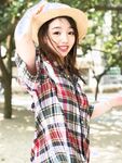 顔を見せることが最善策です！人々は見た目が清らかで、肌が白く、無毛で美しく、女の子を露出するのが大好きであるべきではありません[Yiliwen]を購読して、街頭のスーパーマーケットやショッピングモールでさまざまな人々の前で自分自身を露出させてください。
