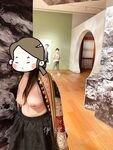 顔を見せることが最善策です！人々は見た目が清らかで、肌が白く、無毛で美しく、女の子を露出するのが大好きであるべきではありません[Yiliwen]を購読して、街頭のスーパーマーケットやショッピングモールでさまざまな人々の前で自分自身を露出させてください。