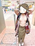 顔を見せることが最善策です！人々は見た目が清らかで、肌が白く、無毛で美しく、女の子を露出するのが大好きであるべきではありません[Yiliwen]を購読して、街頭のスーパーマーケットやショッピングモールでさまざまな人々の前で自分自身を露出させてください。