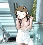 顔を見せることが最善策です！人々は見た目が清らかで、肌が白く、無毛で美しく、女の子を露出するのが大好きであるべきではありません[Yiliwen]を購読して、街頭のスーパーマーケットやショッピングモールでさまざまな人々の前で自分自身を露出させてください。