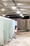 顔を見せることが最善策です！人々は見た目が清らかで、肌が白く、無毛で美しく、女の子を露出するのが大好きであるべきではありません[Yiliwen]を購読して、街頭のスーパーマーケットやショッピングモールでさまざまな人々の前で自分自身を露出させてください。