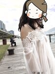 顔を見せることが最善策です！人々は見た目が清らかで、肌が白く、無毛で美しく、女の子を露出するのが大好きであるべきではありません[Yiliwen]を購読して、街頭のスーパーマーケットやショッピングモールでさまざまな人々の前で自分自身を露出させてください。