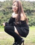 顔を見せることが最善策です！人々は見た目が清らかで、肌が白く、無毛で美しく、女の子を露出するのが大好きであるべきではありません[Yiliwen]を購読して、街頭のスーパーマーケットやショッピングモールでさまざまな人々の前で自分自身を露出させてください。