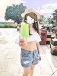 顔を見せることが最善策です！人々は見た目が清らかで、肌が白く、無毛で美しく、女の子を露出するのが大好きであるべきではありません[Yiliwen]を購読して、街頭のスーパーマーケットやショッピングモールでさまざまな人々の前で自分自身を露出させてください。