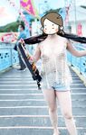 顔を見せることが最善策です！人々は見た目が清らかで、肌が白く、無毛で美しく、女の子を露出するのが大好きであるべきではありません[Yiliwen]を購読して、街頭のスーパーマーケットやショッピングモールでさまざまな人々の前で自分自身を露出させてください。