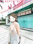 顔を見せることが最善策です！人々は見た目が清らかで、肌が白く、無毛で美しく、女の子を露出するのが大好きであるべきではありません[Yiliwen]を購読して、街頭のスーパーマーケットやショッピングモールでさまざまな人々の前で自分自身を露出させてください。