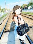 顔を見せることが最善策です！人々は見た目が清らかで、肌が白く、無毛で美しく、女の子を露出するのが大好きであるべきではありません[Yiliwen]を購読して、街頭のスーパーマーケットやショッピングモールでさまざまな人々の前で自分自身を露出させてください。