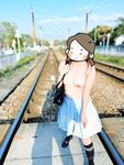 顔を見せることが最善策です！人々は見た目が清らかで、肌が白く、無毛で美しく、女の子を露出するのが大好きであるべきではありません[Yiliwen]を購読して、街頭のスーパーマーケットやショッピングモールでさまざまな人々の前で自分自身を露出させてください。