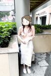 顔を見せることが最善策です！人々は見た目が清らかで、肌が白く、無毛で美しく、女の子を露出するのが大好きであるべきではありません[Yiliwen]を購読して、街頭のスーパーマーケットやショッピングモールでさまざまな人々の前で自分自身を露出させてください。