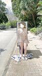 顔を見せることが最善策です！人々は見た目が清らかで、肌が白く、無毛で美しく、女の子を露出するのが大好きであるべきではありません[Yiliwen]を購読して、街頭のスーパーマーケットやショッピングモールでさまざまな人々の前で自分自身を露出させてください。