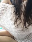 顔を見せることが最善策です！人々は見た目が清らかで、肌が白く、無毛で美しく、女の子を露出するのが大好きであるべきではありません[Yiliwen]を購読して、街頭のスーパーマーケットやショッピングモールでさまざまな人々の前で自分自身を露出させてください。