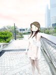 顔を見せることが最善策です！人々は見た目が清らかで、肌が白く、無毛で美しく、女の子を露出するのが大好きであるべきではありません[Yiliwen]を購読して、街頭のスーパーマーケットやショッピングモールでさまざまな人々の前で自分自身を露出させてください。