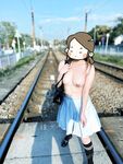 顔を見せることが最善策です！人々は見た目が清らかで、肌が白く、無毛で美しく、女の子を露出するのが大好きであるべきではありません[Yiliwen]を購読して、街頭のスーパーマーケットやショッピングモールでさまざまな人々の前で自分自身を露出させてください。
