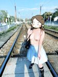 顔を見せることが最善策です！人々は見た目が清らかで、肌が白く、無毛で美しく、女の子を露出するのが大好きであるべきではありません[Yiliwen]を購読して、街頭のスーパーマーケットやショッピングモールでさまざまな人々の前で自分自身を露出させてください。
