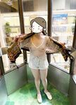 顔を見せることが最善策です！人々は見た目が清らかで、肌が白く、無毛で美しく、女の子を露出するのが大好きであるべきではありません[Yiliwen]を購読して、街頭のスーパーマーケットやショッピングモールでさまざまな人々の前で自分自身を露出させてください。
