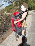 顔を見せることが最善策です！人々は見た目が清らかで、肌が白く、無毛で美しく、女の子を露出するのが大好きであるべきではありません[Yiliwen]を購読して、街頭のスーパーマーケットやショッピングモールでさまざまな人々の前で自分自身を露出させてください。