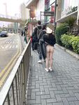 顔を見せることが最善策です！人々は見た目が清らかで、肌が白く、無毛で美しく、女の子を露出するのが大好きであるべきではありません[Yiliwen]を購読して、街頭のスーパーマーケットやショッピングモールでさまざまな人々の前で自分自身を露出させてください。