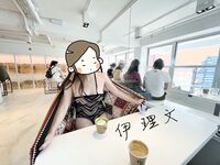 顔を見せることが最善策です！人々は見た目が清らかで、肌が白く、無毛で美しく、女の子を露出するのが大好きであるべきではありません[Yiliwen]を購読して、街頭のスーパーマーケットやショッピングモールでさまざまな人々の前で自分自身を露出させてください。