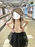 顔を見せることが最善策です！人々は見た目が清らかで、肌が白く、無毛で美しく、女の子を露出するのが大好きであるべきではありません[Yiliwen]を購読して、街頭のスーパーマーケットやショッピングモールでさまざまな人々の前で自分自身を露出させてください。