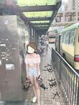 顔を見せることが最善策です！人々は見た目が清らかで、肌が白く、無毛で美しく、女の子を露出するのが大好きであるべきではありません[Yiliwen]を購読して、街頭のスーパーマーケットやショッピングモールでさまざまな人々の前で自分自身を露出させてください。