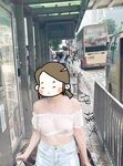 顔を見せることが最善策です！人々は見た目が清らかで、肌が白く、無毛で美しく、女の子を露出するのが大好きであるべきではありません[Yiliwen]を購読して、街頭のスーパーマーケットやショッピングモールでさまざまな人々の前で自分自身を露出させてください。