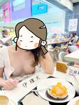 顔を見せることが最善策です！人々は見た目が清らかで、肌が白く、無毛で美しく、女の子を露出するのが大好きであるべきではありません[Yiliwen]を購読して、街頭のスーパーマーケットやショッピングモールでさまざまな人々の前で自分自身を露出させてください。