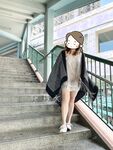 顔を見せることが最善策です！人々は見た目が清らかで、肌が白く、無毛で美しく、女の子を露出するのが大好きであるべきではありません[Yiliwen]を購読して、街頭のスーパーマーケットやショッピングモールでさまざまな人々の前で自分自身を露出させてください。