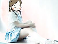 顔を見せることが最善策です！人々は見た目が清らかで、肌が白く、無毛で美しく、女の子を露出するのが大好きであるべきではありません[Yiliwen]を購読して、街頭のスーパーマーケットやショッピングモールでさまざまな人々の前で自分自身を露出させてください。