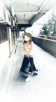 顔を見せることが最善策です！人々は見た目が清らかで、肌が白く、無毛で美しく、女の子を露出するのが大好きであるべきではありません[Yiliwen]を購読して、街頭のスーパーマーケットやショッピングモールでさまざまな人々の前で自分自身を露出させてください。