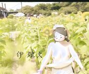 顔を見せることが最善策です！人々は見た目が清らかで、肌が白く、無毛で美しく、女の子を露出するのが大好きであるべきではありません[Yiliwen]を購読して、街頭のスーパーマーケットやショッピングモールでさまざまな人々の前で自分自身を露出させてください。