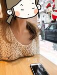顔を見せることが最善策です！人々は見た目が清らかで、肌が白く、無毛で美しく、女の子を露出するのが大好きであるべきではありません[Yiliwen]を購読して、街頭のスーパーマーケットやショッピングモールでさまざまな人々の前で自分自身を露出させてください。