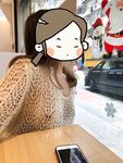 顔を見せることが最善策です！人々は見た目が清らかで、肌が白く、無毛で美しく、女の子を露出するのが大好きであるべきではありません[Yiliwen]を購読して、街頭のスーパーマーケットやショッピングモールでさまざまな人々の前で自分自身を露出させてください。