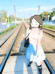 顔を見せることが最善策です！人々は見た目が清らかで、肌が白く、無毛で美しく、女の子を露出するのが大好きであるべきではありません[Yiliwen]を購読して、街頭のスーパーマーケットやショッピングモールでさまざまな人々の前で自分自身を露出させてください。