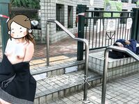 顔を見せることが最善策です！人々は見た目が清らかで、肌が白く、無毛で美しく、女の子を露出するのが大好きであるべきではありません[Yiliwen]を購読して、街頭のスーパーマーケットやショッピングモールでさまざまな人々の前で自分自身を露出させてください。
