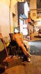 顔を見せることが最善策です！人々は見た目が清らかで、肌が白く、無毛で美しく、女の子を露出するのが大好きであるべきではありません[Yiliwen]を購読して、街頭のスーパーマーケットやショッピングモールでさまざまな人々の前で自分自身を露出させてください。