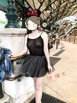 顔を見せることが最善策です！人々は見た目が清らかで、肌が白く、無毛で美しく、女の子を露出するのが大好きであるべきではありません[Yiliwen]を購読して、街頭のスーパーマーケットやショッピングモールでさまざまな人々の前で自分自身を露出させてください。