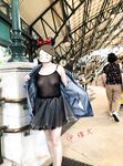 顔を見せることが最善策です！人々は見た目が清らかで、肌が白く、無毛で美しく、女の子を露出するのが大好きであるべきではありません[Yiliwen]を購読して、街頭のスーパーマーケットやショッピングモールでさまざまな人々の前で自分自身を露出させてください。