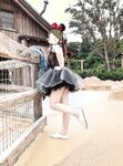 顔を見せることが最善策です！人々は見た目が清らかで、肌が白く、無毛で美しく、女の子を露出するのが大好きであるべきではありません[Yiliwen]を購読して、街頭のスーパーマーケットやショッピングモールでさまざまな人々の前で自分自身を露出させてください。