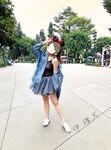 顔を見せることが最善策です！人々は見た目が清らかで、肌が白く、無毛で美しく、女の子を露出するのが大好きであるべきではありません[Yiliwen]を購読して、街頭のスーパーマーケットやショッピングモールでさまざまな人々の前で自分自身を露出させてください。
