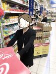 顔を見せることが最善策です！人々は見た目が清らかで、肌が白く、無毛で美しく、女の子を露出するのが大好きであるべきではありません[Yiliwen]を購読して、街頭のスーパーマーケットやショッピングモールでさまざまな人々の前で自分自身を露出させてください。