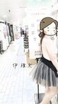 顔を見せることが最善策です！人々は見た目が清らかで、肌が白く、無毛で美しく、女の子を露出するのが大好きであるべきではありません[Yiliwen]を購読して、街頭のスーパーマーケットやショッピングモールでさまざまな人々の前で自分自身を露出させてください。