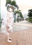 顔を見せることが最善策です！人々は見た目が清らかで、肌が白く、無毛で美しく、女の子を露出するのが大好きであるべきではありません[Yiliwen]を購読して、街頭のスーパーマーケットやショッピングモールでさまざまな人々の前で自分自身を露出させてください。
