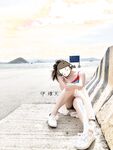 顔を見せることが最善策です！人々は見た目が清らかで、肌が白く、無毛で美しく、女の子を露出するのが大好きであるべきではありません[Yiliwen]を購読して、街頭のスーパーマーケットやショッピングモールでさまざまな人々の前で自分自身を露出させてください。